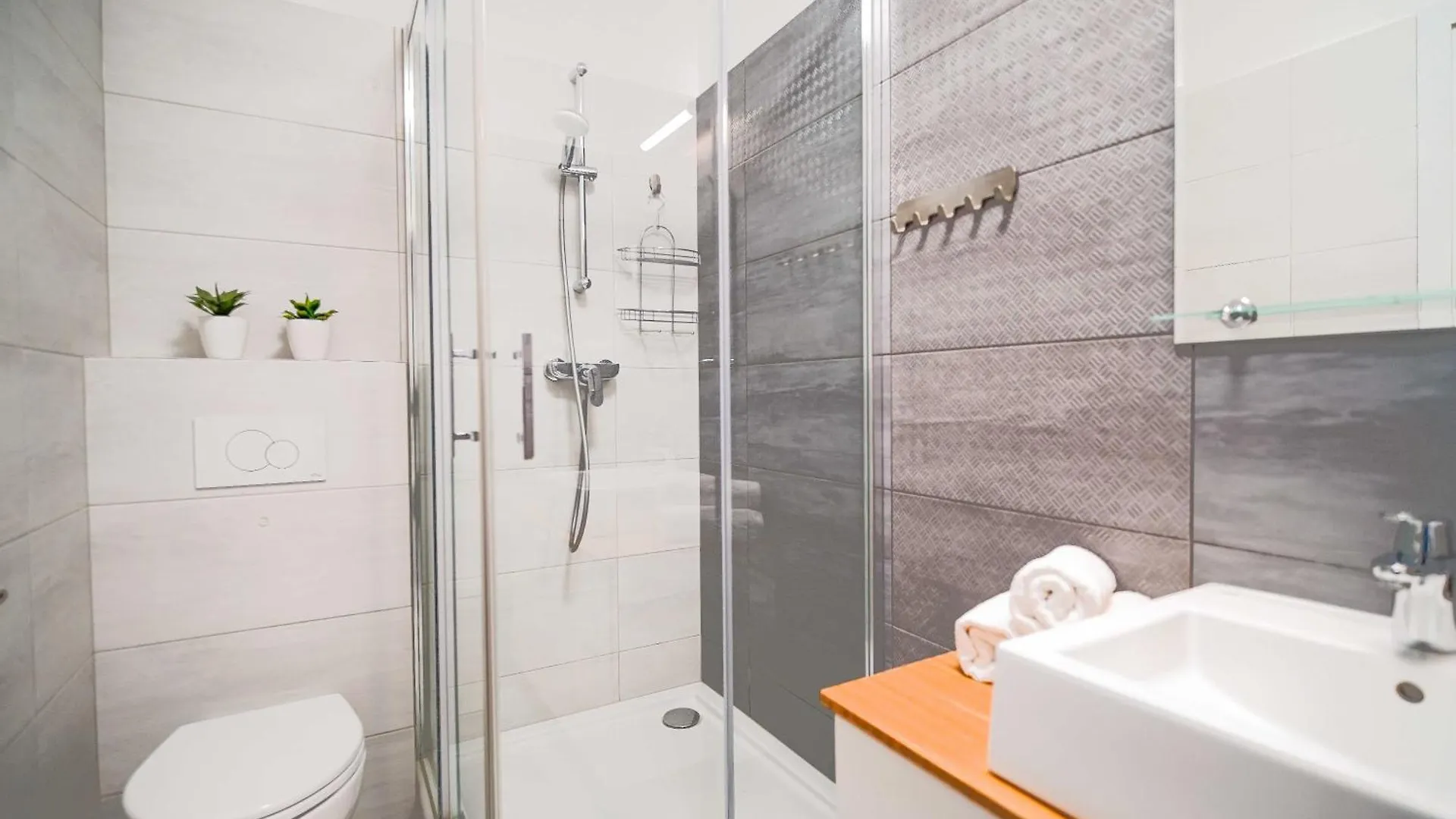 Lulu Apartments - Astrid - Apartament Dwupokojowy Blisko Morza - Resort Kolobrzeg Parking I Basen Z Sauna W Cenie 0*,  Poland